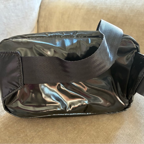 Athleta Bag NWT Power of She, Puff Shiny Bag 🖤✔️ - Picture 12 of 12